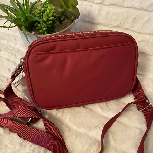 🎄SALE🎄✨🆕✨Brand New Lululemon Crossbody Bag - Picture 2 of 5